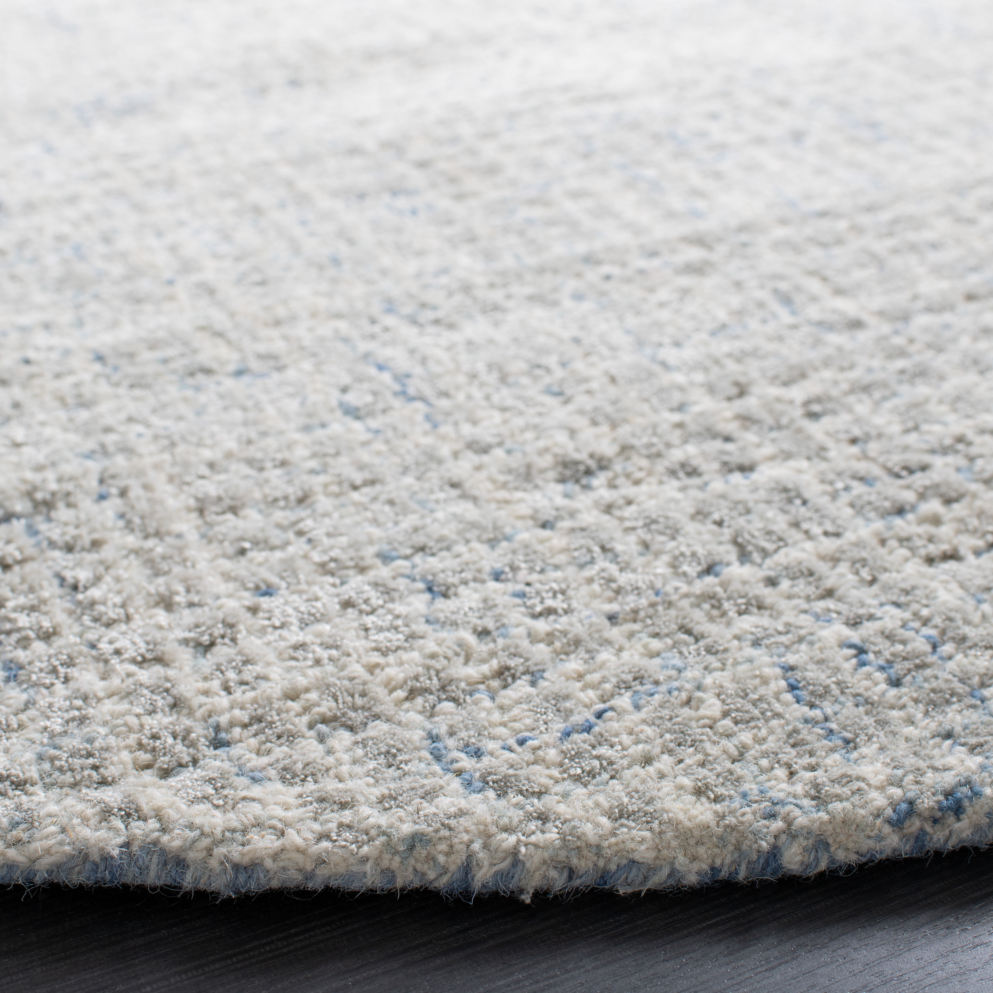 SAFAVIEH Abstract Keith Geometric Area Rug, Silver/Blue, 6' x 6' Round