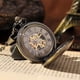 thumbnail image 4 of Reloj de bolsillo vintage para hombre con cadena., 4 of 5