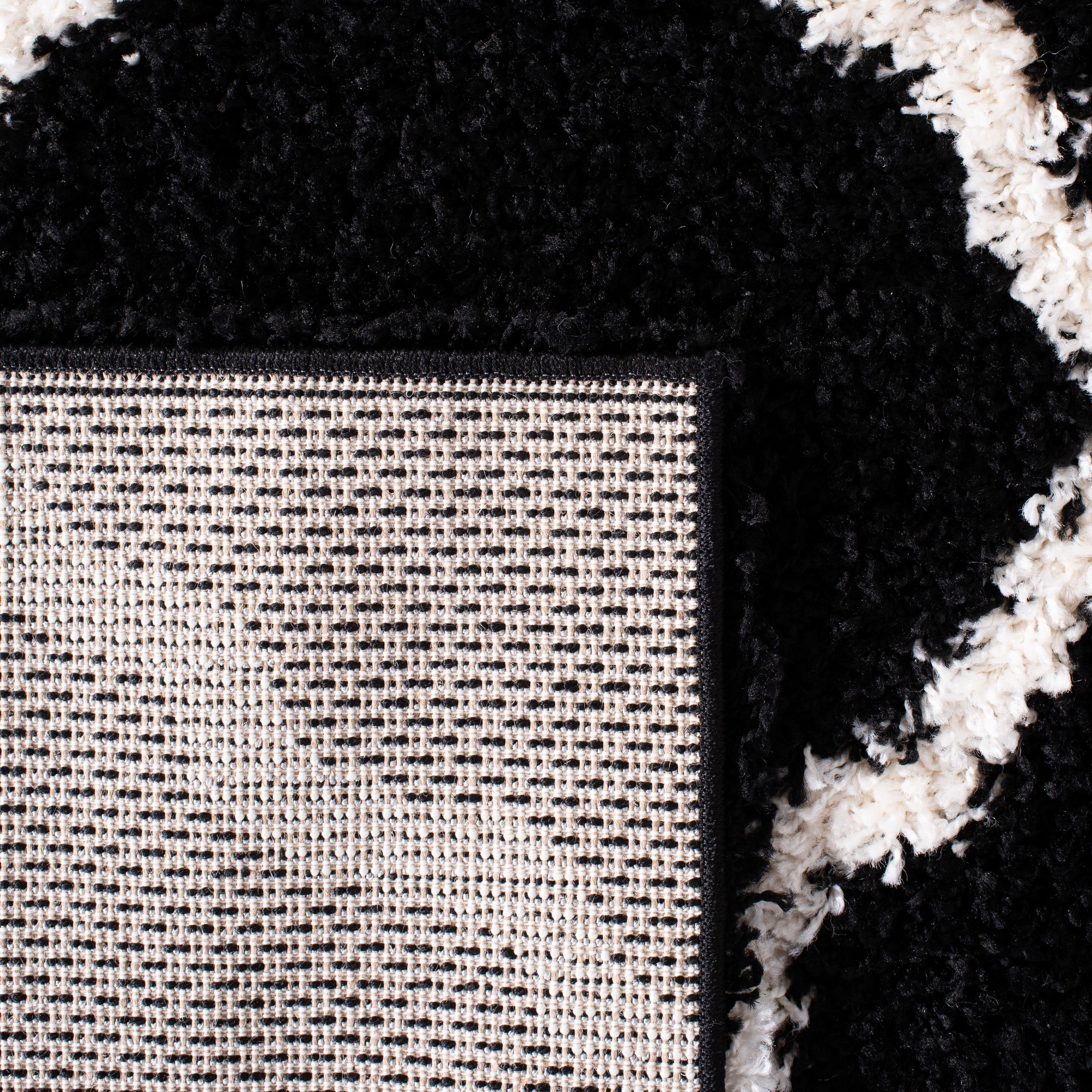 SAFAVIEH Dallas Logan Geometric Shag Area Rug, Black/Ivory, 5'1" x 7'6"