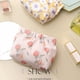 thumbnail image 4 of Mini bolsa de maquillaje impermeable con estampado de metralla, 4 of 14