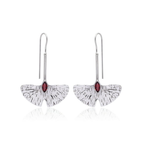 Silver Carving Garnet Earring