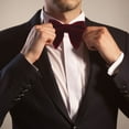 thumbnail image 1 of WEUVEB Accesorio De Traje Oscuro De Para Uso En Eventos Y Negocios, 1 of 6