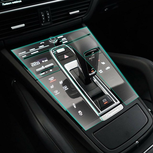 film Protecteur d'Écran en TPU pour Navigation pour Modèles Porsche Cayenne 2.9T et 3.0T de 2018 à 2020, Pièce de Rechange Automobile. Fabriqué en Matériau TPU Transparent, s'Adapte Précisément à l'Écran de Navigation, Montré Installé sur un Modèle de Volant Gauche. Protège contre les Égratignures et Améliore la Durabilité Sans Découpe Ni Perçage.