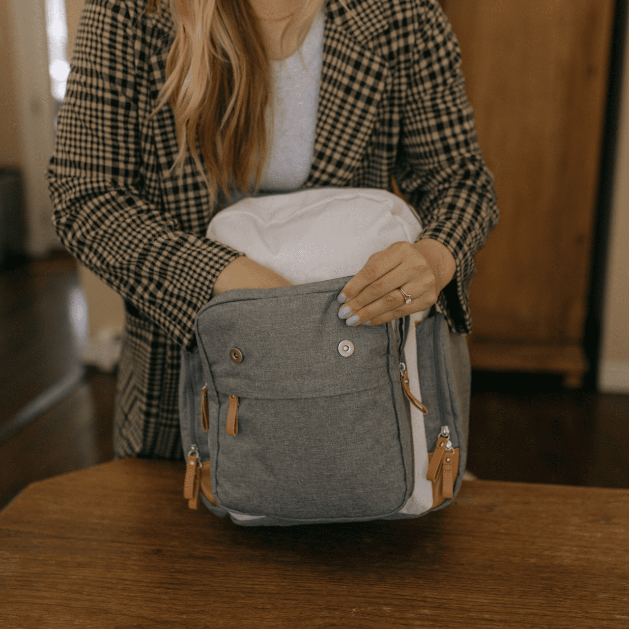 Parker Baby Co. Diaper Backpack with Changing Pad, Insulated Pockets & Stroller Straps, Cream