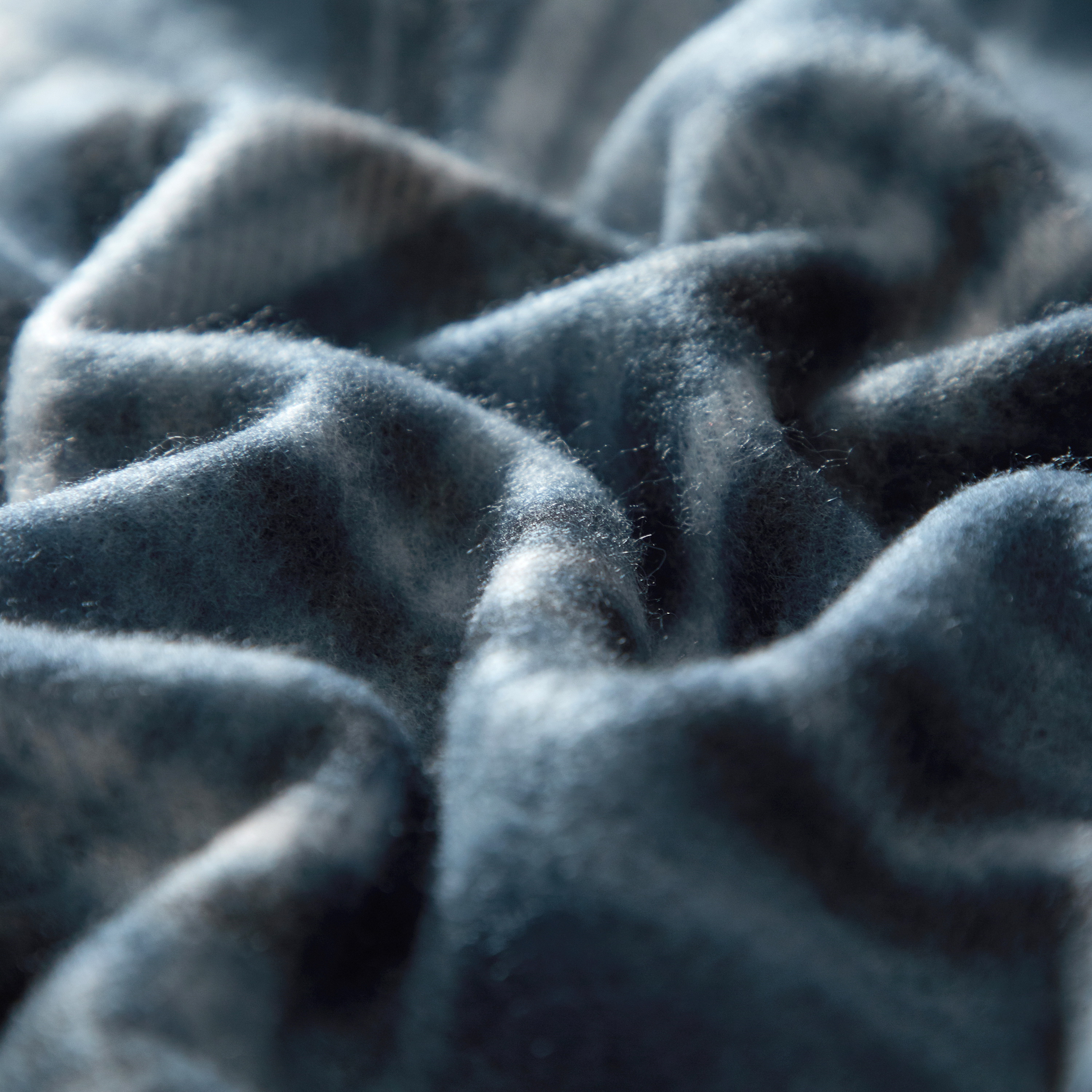 Mainstays Fleece Throw Blanket, 50" x 60", Navy Plaid - image 3 of 5