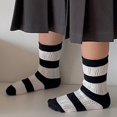 thumbnail image 2 of CHOK Chaussettes Hautes pour Bébés Filles Chaussettes Courtes Design Floral Animal Mignon Rouge 5-8 Ans, 2 of 4