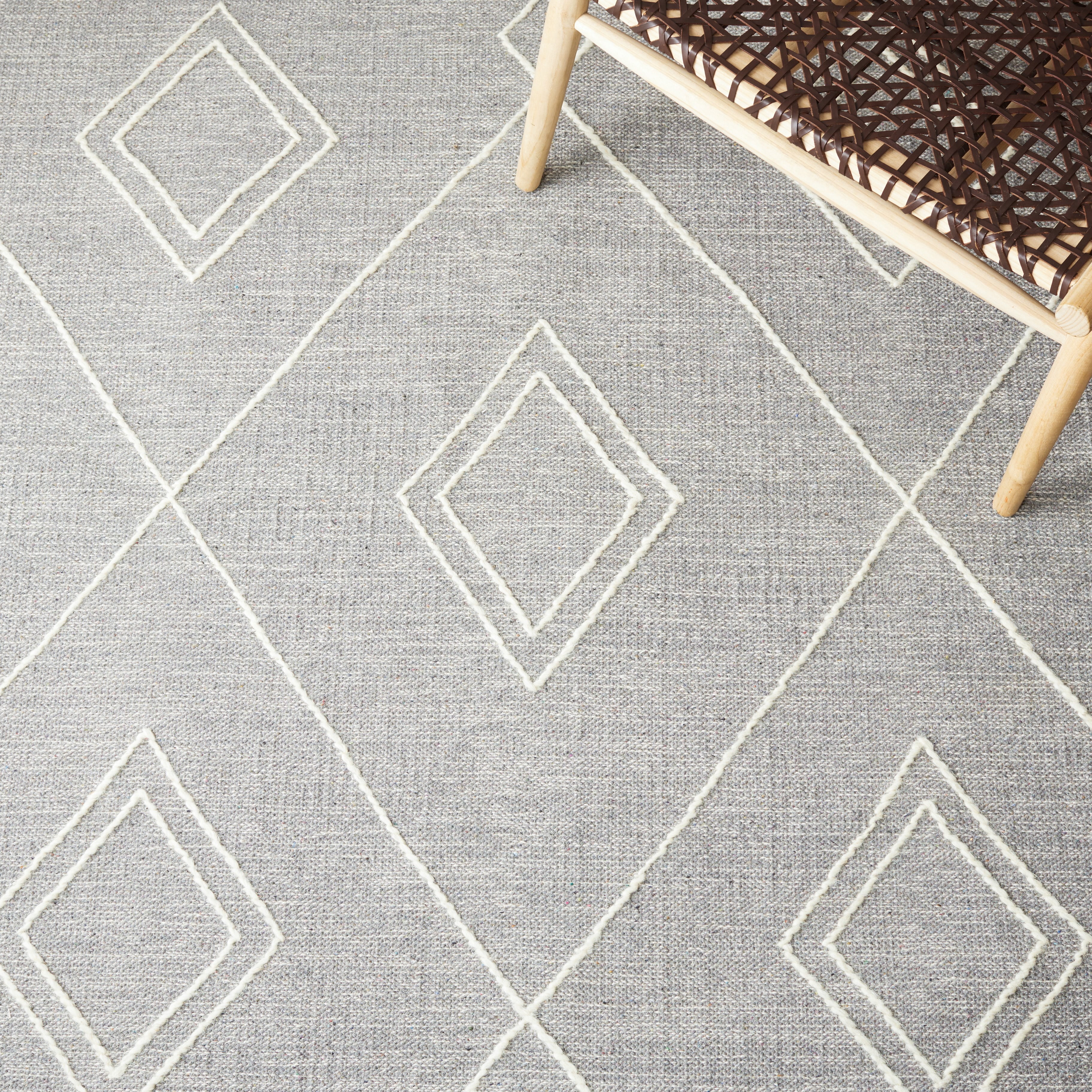 SAFAVIEH Kilim Chloe Tribal Area Rug, Grey/Ivory, 8' x 10'