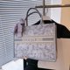 thumbnail image 4 of Bolso de mano bordado de gran capacidad para mujer, textura de alta gama, bolso de viaje de nicho, bolso de mensajero de hombro, bolso grande informal, 4 of 5
