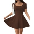 thumbnail image 2 of Robe Courte pour Femme à Encolure Carrée, Manches Courtes, Ourlet à Volants, avec Short Intégré, Brun, P, 2 of 10