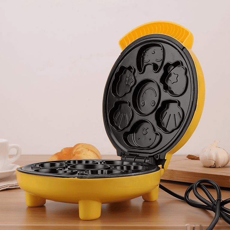 Who doesn't love mini waffles? 🧇 This set includes 7 (yes, seven!) 4