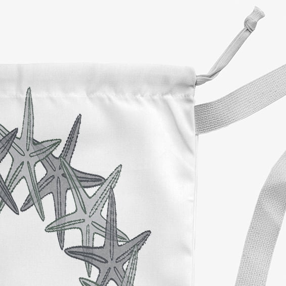 Simply Daisy Starfish Wreath 18 x 29 in Grey Laundry Bag