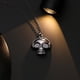 thumbnail image 2 of Collar de Halloween con colgante de cabeza de calabaza, murciélago y calavera fantasma, 2 of 6