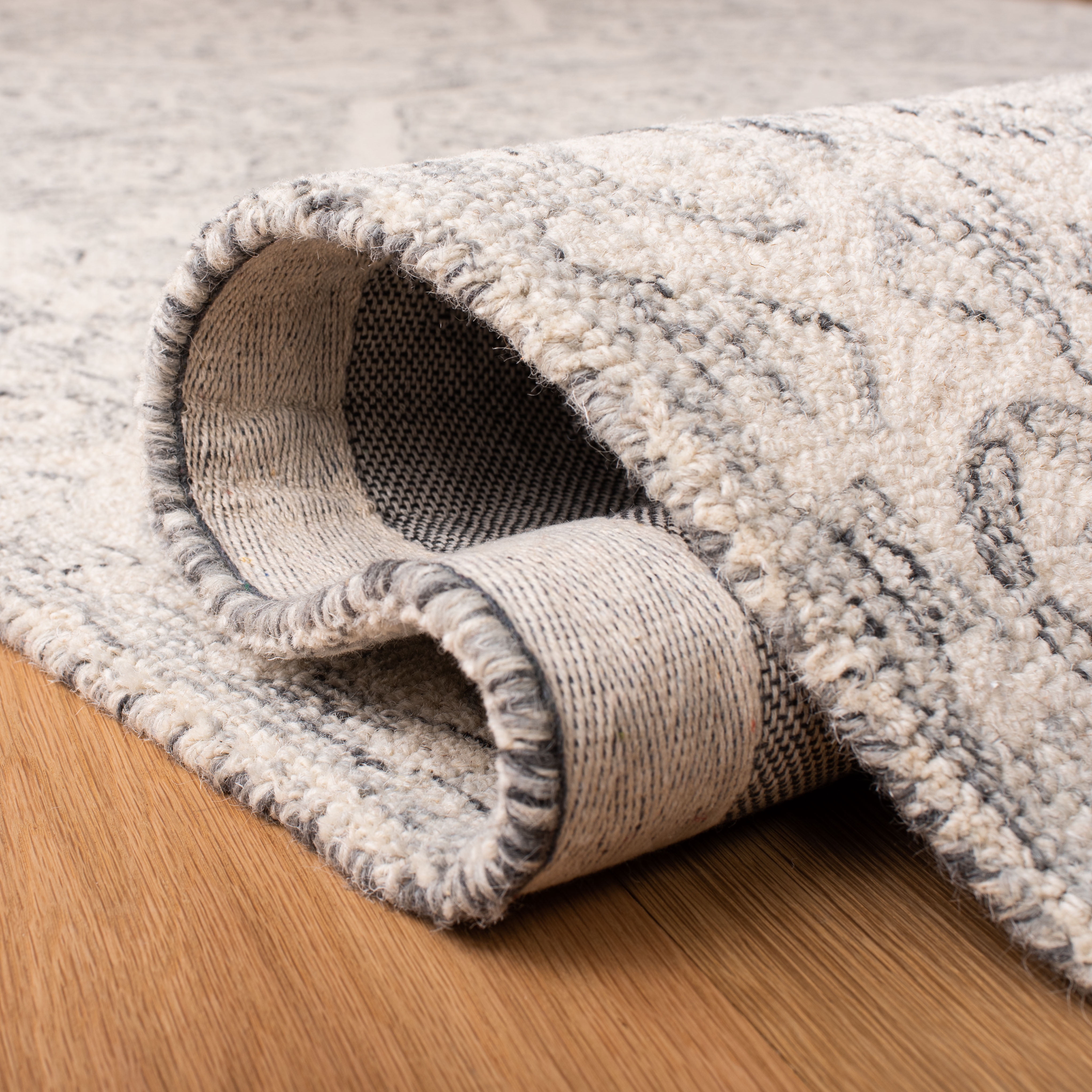 SAFAVIEH Micro-Loop Robina Floral Area Rug, Charcoal/Ivory, 10' x 14'