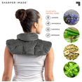 thumbnail image 4 of Envoltura calentada para cuello y hombros por Sharper Image – Almohadilla de felpa cálida y refrescante para microondas con aromaterapia (mezcla de spa de hierbas y lavanda 100% natural) – Terapia cal, 4 of 9
