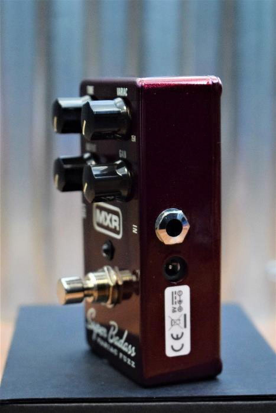 M236 Super Badass Variac Fuzz Effect Pedal
