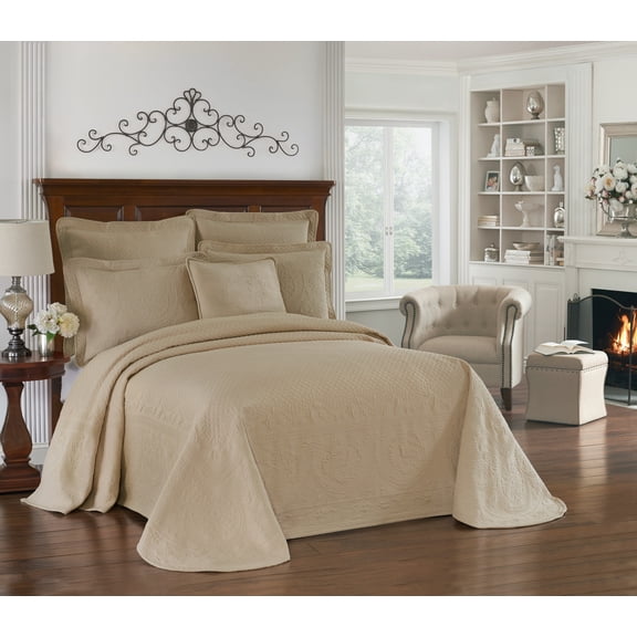Historic Charleston King Charles Matelasse King Bedspread in Birch