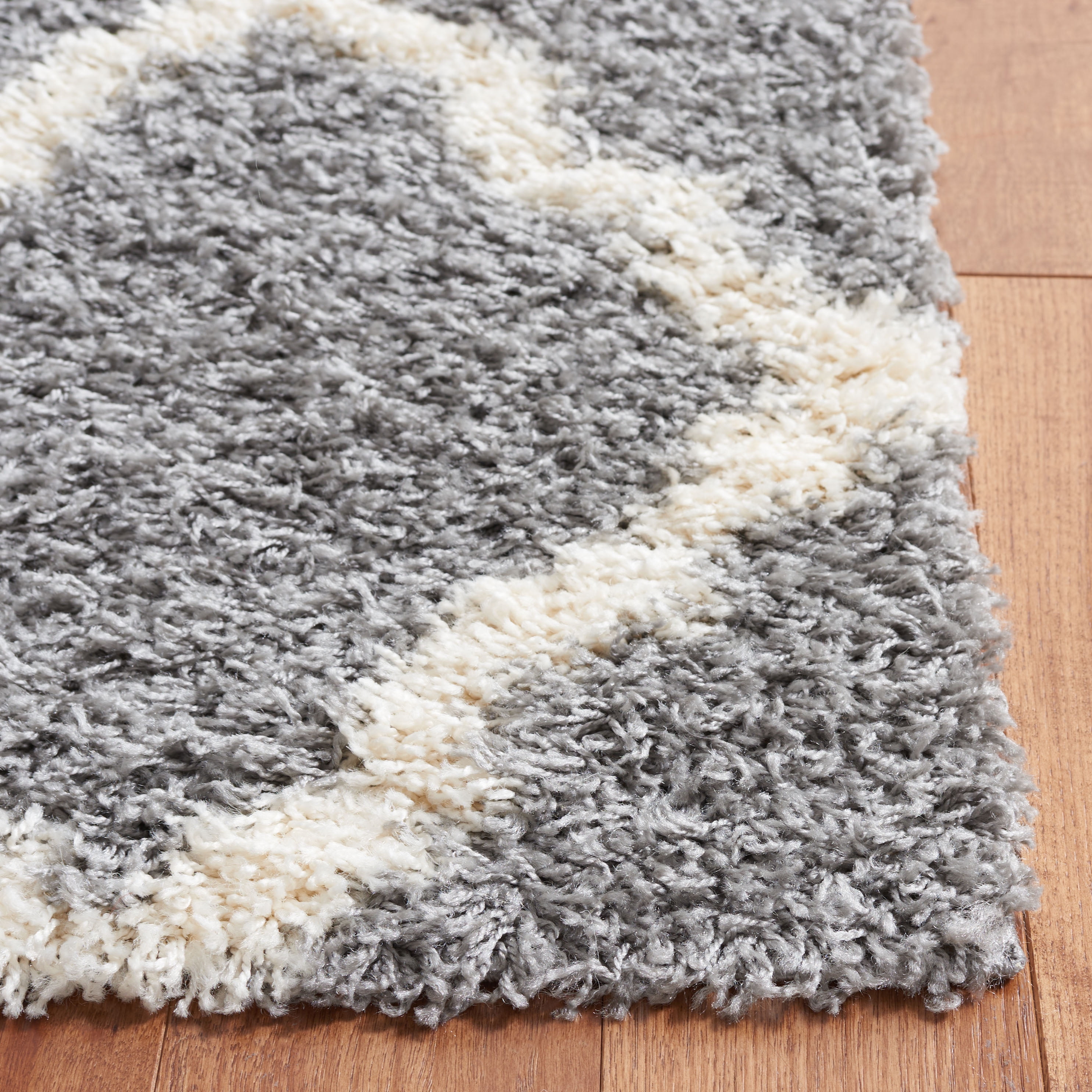 SAFAVIEH Dallas Logan Geometric Shag Runner Rug, Grey/Ivory, 2'3" x 6'