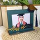 thumbnail image 3 of Graduación y comienzo del curso escolar 2025. Adornos de escritorio con marco de fotos de madera. Decoraciones para la temporada de graduaciones 2025. Adornos con marco de fotos de madera para ..., 3 of 7