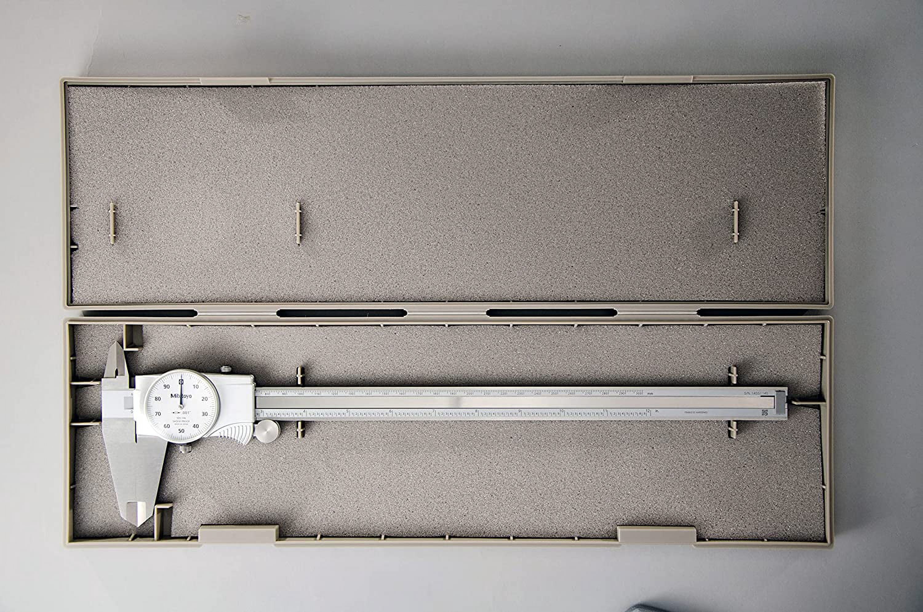 Mitutoyo 505-746 0-12"" Dial Caliper W/White Dial