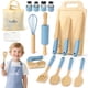 thumbnail image 1 of Set de cocina Dreamon Wooden Kids de 29 piezas con delantal y tabla, 1 of 8