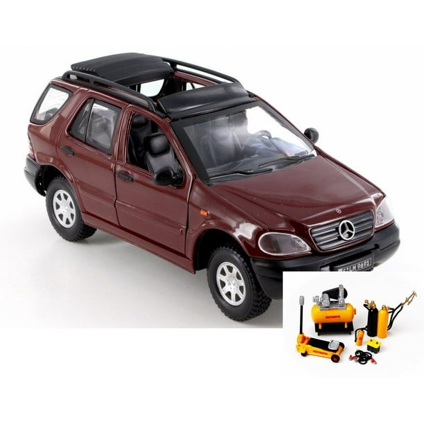 Diecast Car & Mechanic Set Package MercedesBenz MClass, Red Smart