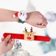 thumbnail image 4 of Suministros de decoración de regalo de Navidad, anillos para aplaudir, hebillas de mano, juguetes pequeños para niños, adornos navideños creativos, 4 of 4
