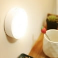 thumbnail image 4 of Luz nocturna LED con sensor de movimiento, recargable, inalámbrica, para armario, dormitorio o mesita de noche, luz blanca., 4 of 5