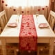 thumbnail image 4 of Camino de mesa y mantel individual de encaje con forma de corazón para San Valentín | Tejido de poliéster rojo | Camino de mesa de 180 x 30 cm y mantel individual de 45 x 30 cm | Decoración, 4 of 5