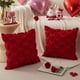 thumbnail image 4 of Fundas de Almohada para San Valentín, 45X45 Cm, Juego de Fundas de Almohada con Corazones Blancos y Rojos | Material: Poliéster | Funda de Cojín Decorativa para Sofá | 114X114X10 Cm | Paquete de 1, 4 of 6