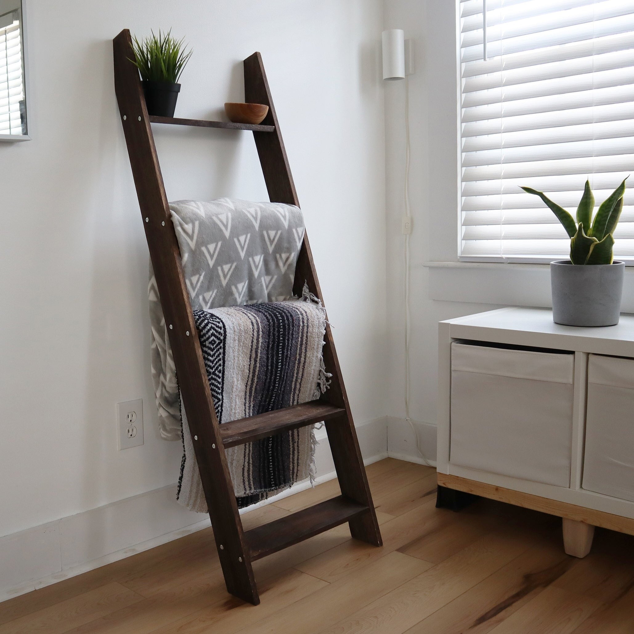 Blanket Ladder Grey - One