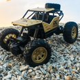 thumbnail image 2 of Coche de Control remoto de escalada de aleación 1:18, vehículo todoterreno de tracción en las cuatro ruedas recargable, modelo de juguetes para niños, regalos para niños, 2 of 4