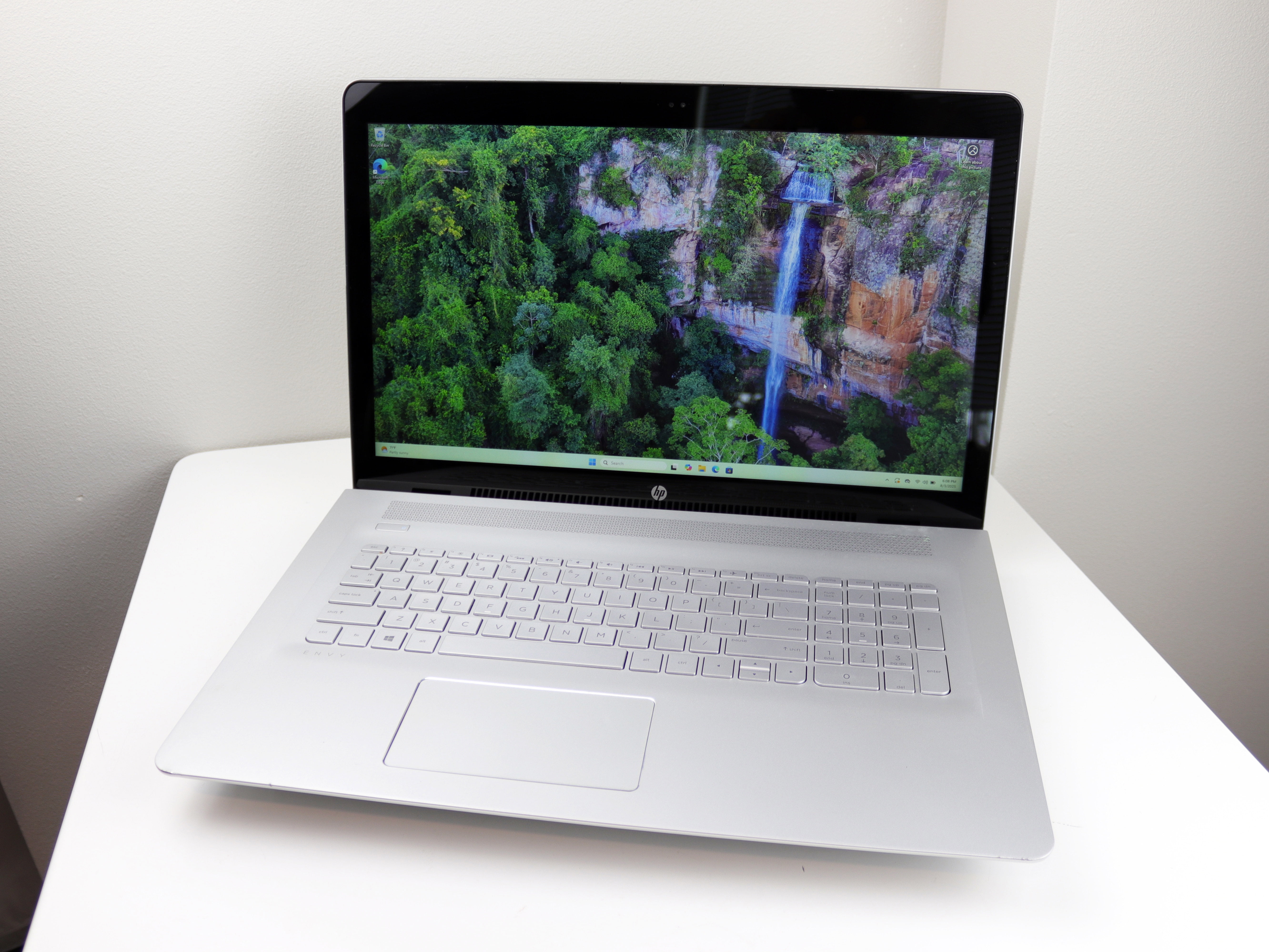 HP PAVILION 15-eg3053cl Laptop, 16GB, 512GB, W11 i5-1335U