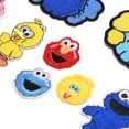 thumbnail image 4 of Parches de Anime Barrio Sésamo, MONSTRUO DE LAS GALLETAS, ELMO, BIG BIRD, parches de dibujos animados para planchar, parches bordados baratos para ropa de niños, 4 of 5