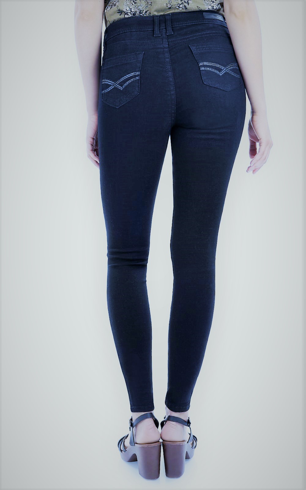WallFlower Women's Juniors Irresistible 