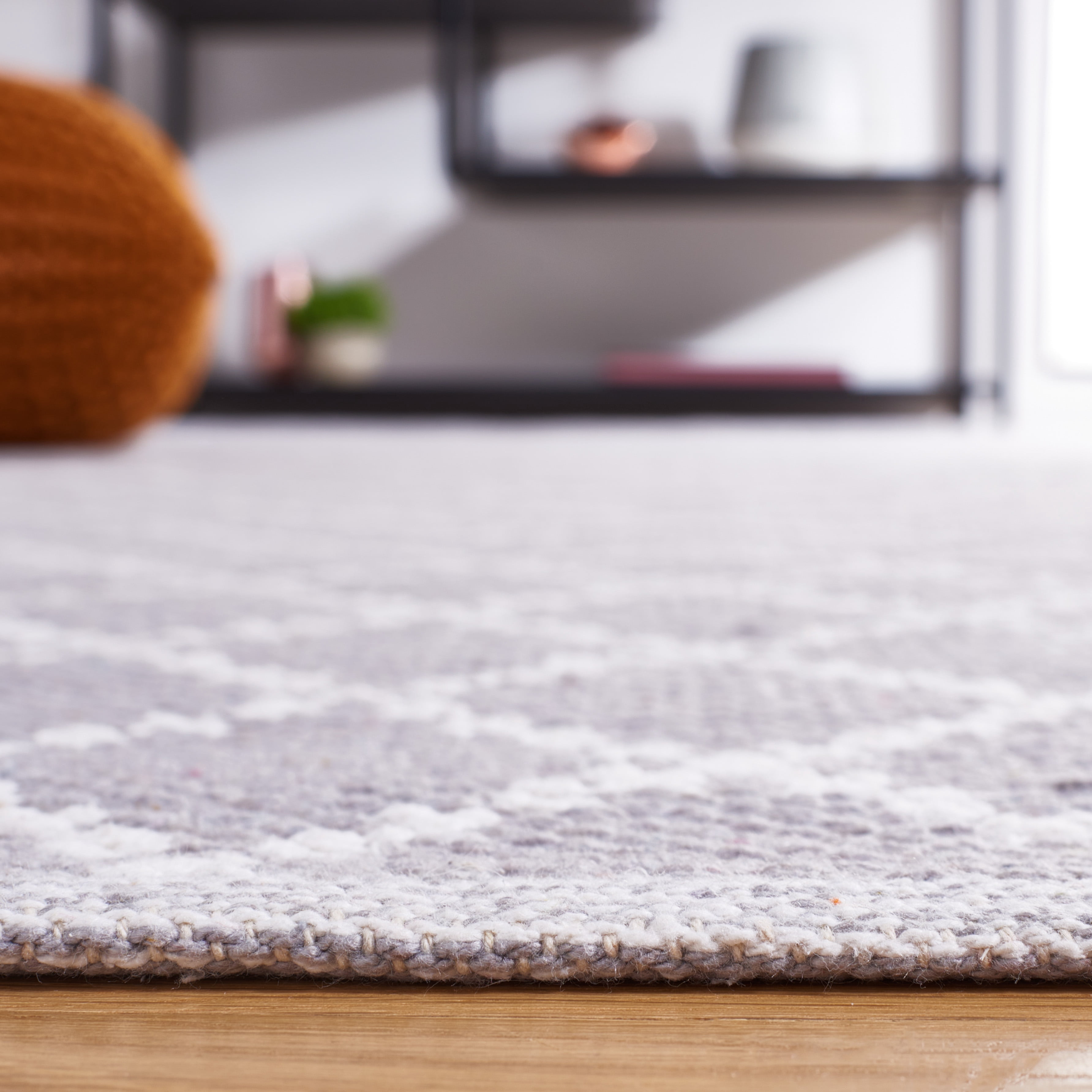 SAFAVIEH Montauk Jolyon Diamond Cotton Area Rug, Light Grey/Ivory, 4' x 6'