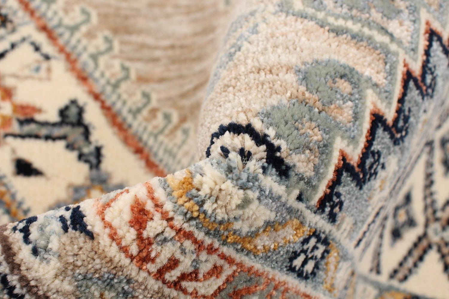 ECARPET Qashqai Ivory Rug