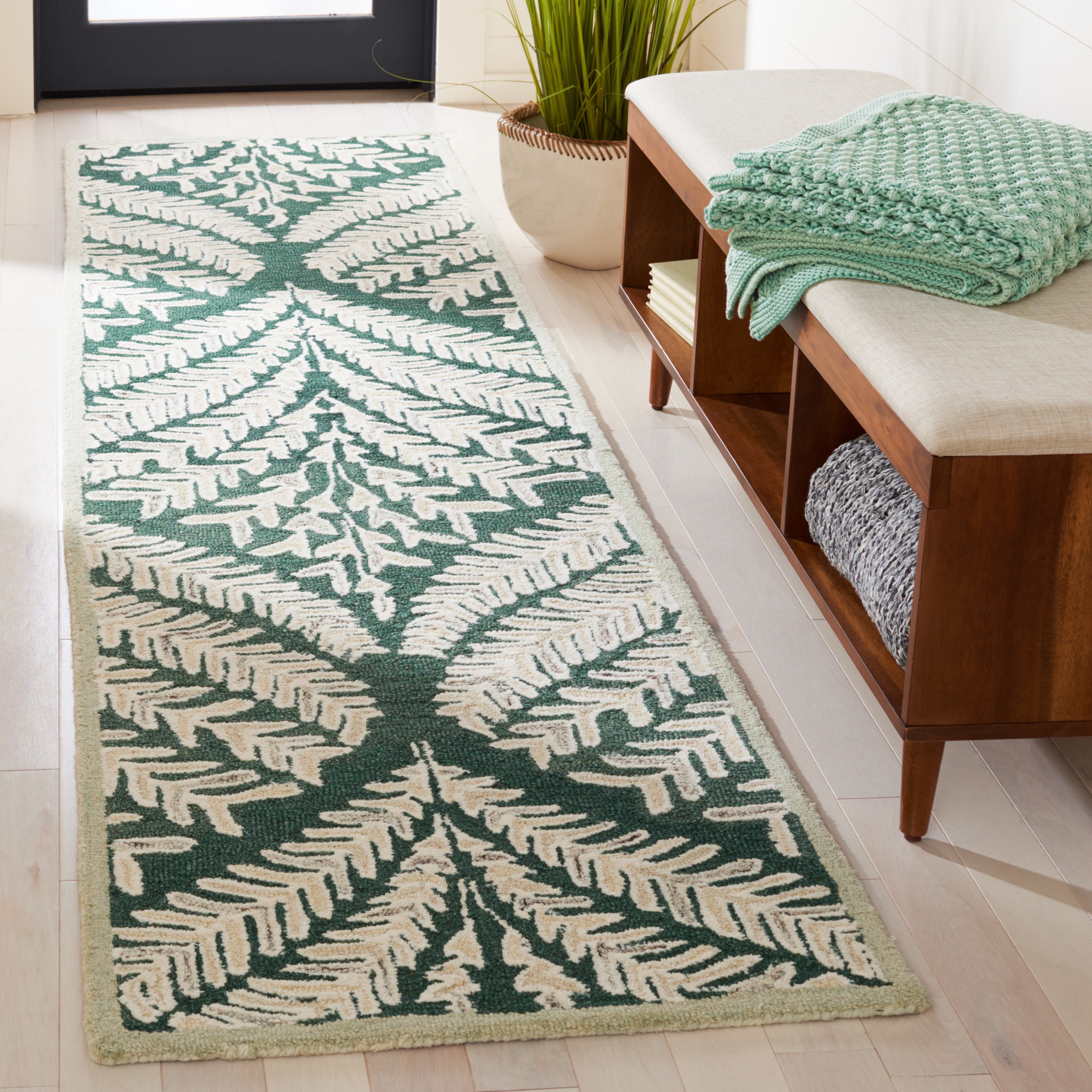 SAFAVIEH Capri Proinsias Leaves Wool Runner Rug, Dark Green/Ivory, 2'3" x 11'