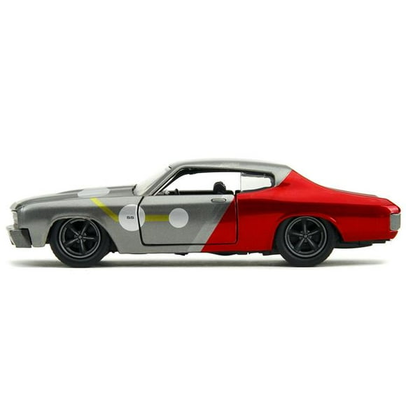 Jada 34476 1970 Chevrolet Chevelle SS with Hood & Thor Diecast Figure the Avengers Hollywood Rides Series 1-32 Scale Diecast Model Car, Metallic Gray, Metallic Red & Black