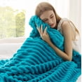 thumbnail image 3 of Manta Bedsure GentleSoft para cama doble, 168 x 229 cm, color verde azulado, 3 of 9