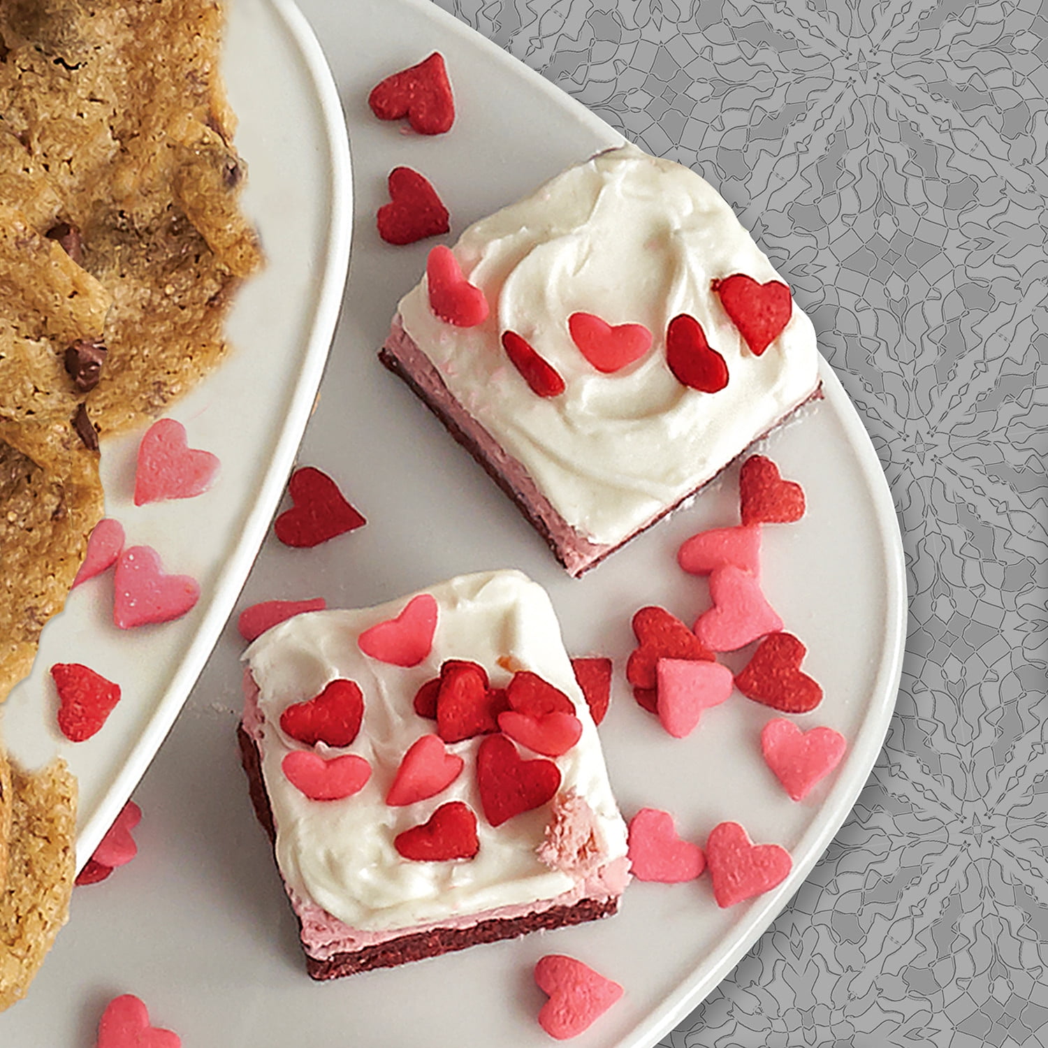 Easy-Bake Ultimate Oven Toy Refill Mix, Red Velvet and Strawberry Cakes, Play Food, Ages 8 up