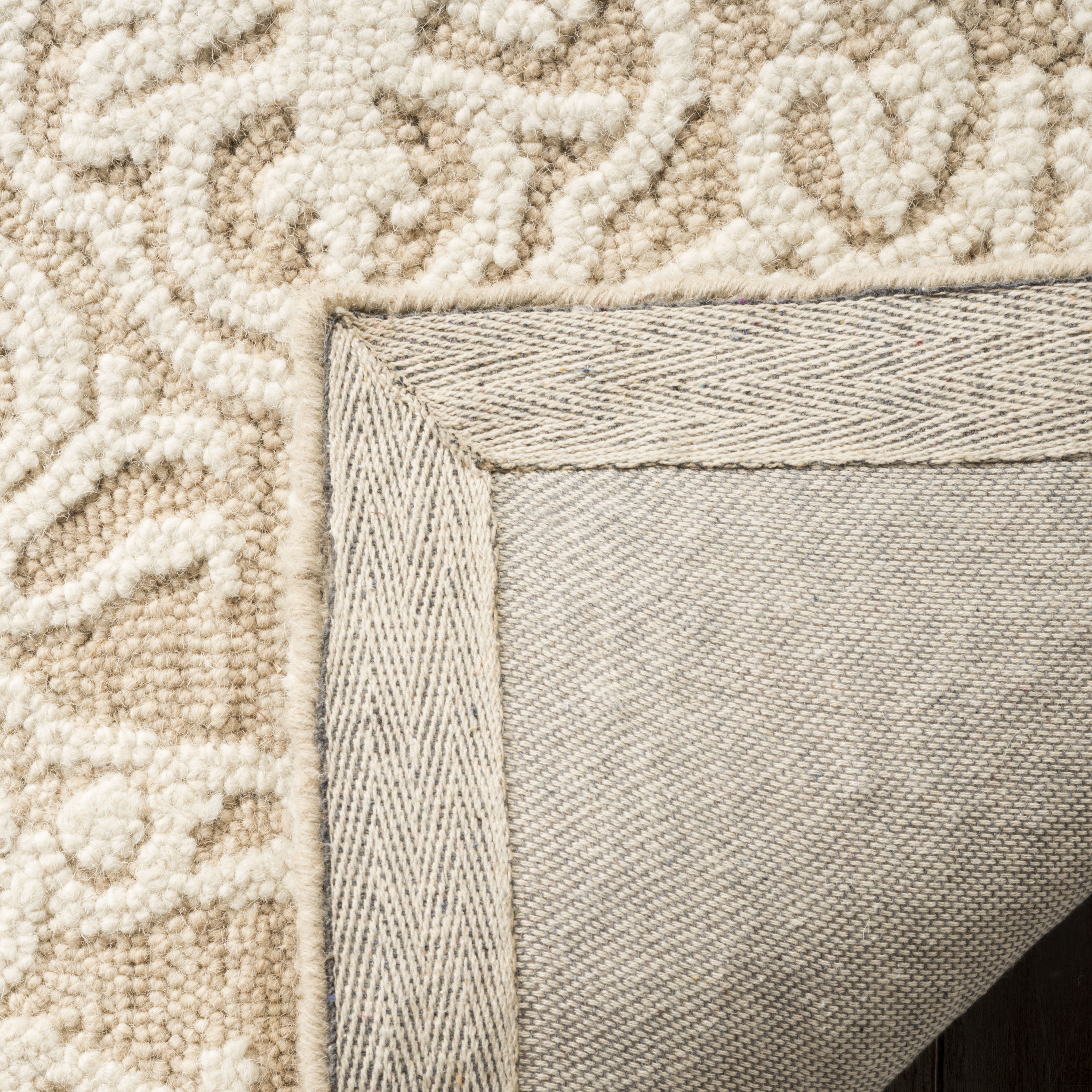 SAFAVIEH Blossom Asher Damask Wool Runner Rug, Beige/Ivory, 2'3" x 8'