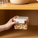 thumbnail image 1 of Frascos De Plástico Para Almacenar Juego de 1 recipiente hermético de plástico con tapa para almacenar alimentos secos (7 x 9,5 x 9,5 cm, blanco) Rkxzt, 1 of 8