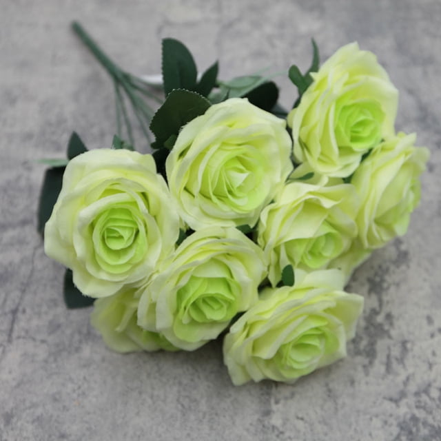 Xiao Hua Un ramo de 10 rosas color crema con capullos de 43 cm de largo. Verde.