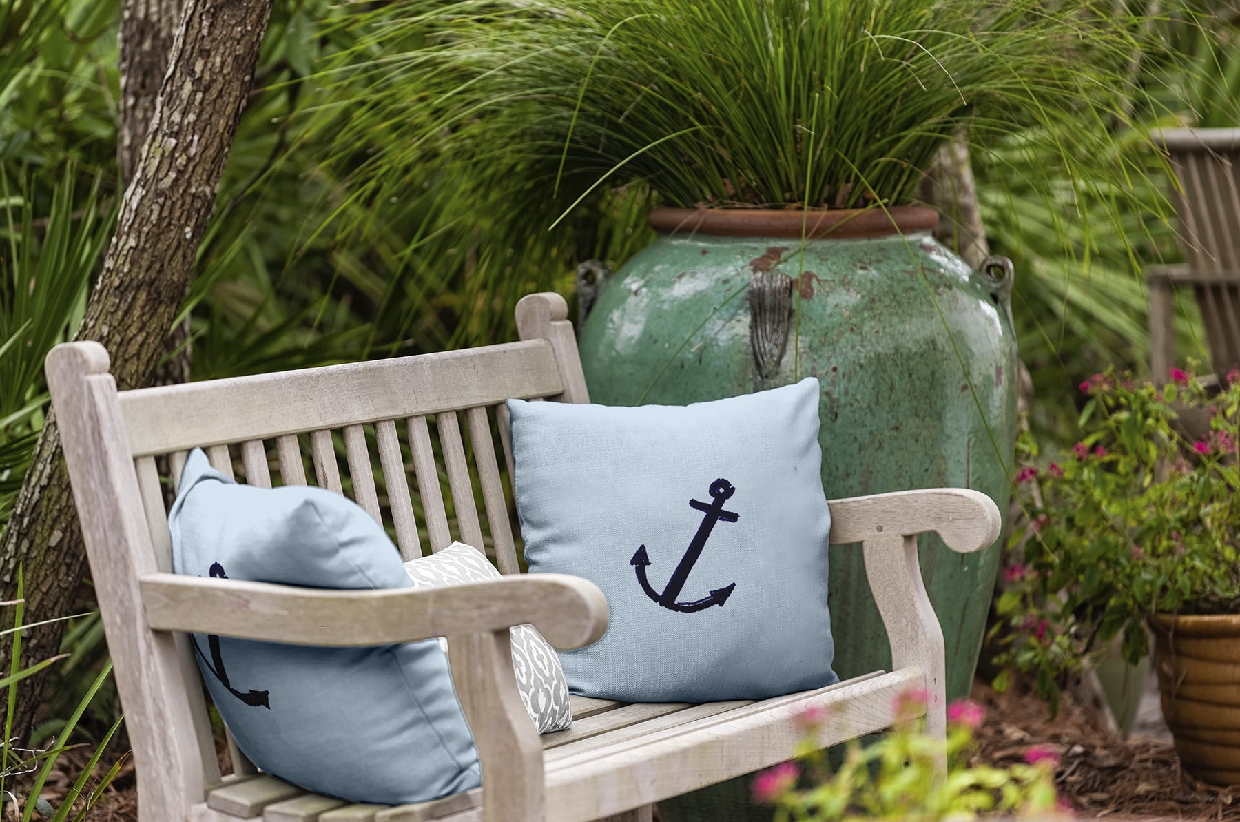 Simply Daisy 16" x 16" Anchored Polyester Indoor/Outdoor Pillow, Blue (1 count)