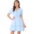 thumbnail image 1 of Mini vestido sólido de manga corta con cuello en V y cintura elástica para mujer Azul Claro M, 1 of 5