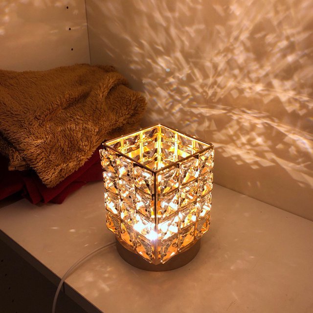 Kuymtek Lámpara de mesa de cristal nórdico Carga USB LED Atmósfera moderna Luz de noche junto a la cama