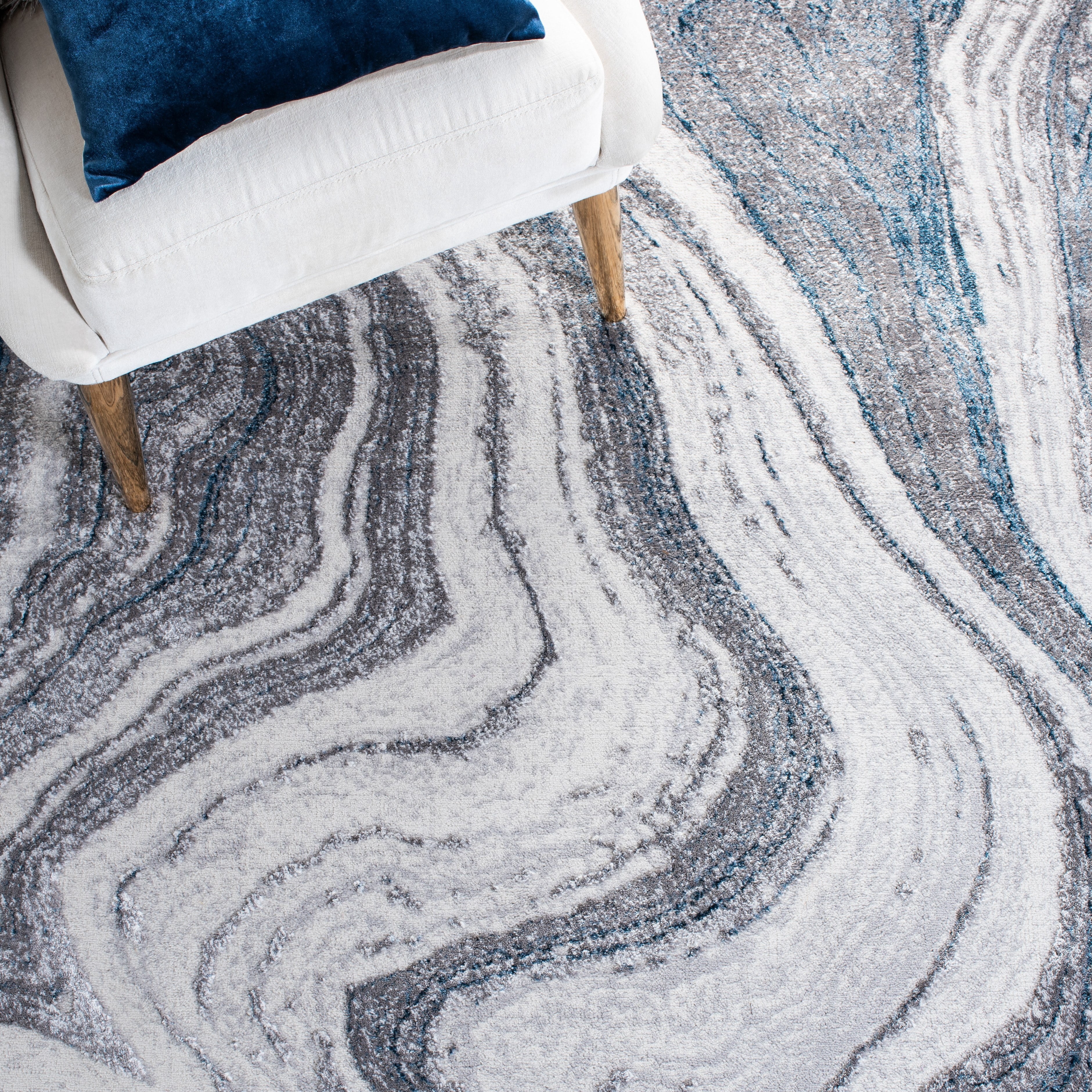 SAFAVIEH Amelia Jerrod Abstract Area Rug, Gray/Blue, 6'7" x 6'7" Square