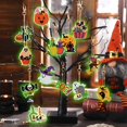 thumbnail image 2 of 30 llaveros WILLBOND con diamantes que brillan en la oscuridad para Halloween, 2 of 6