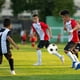 thumbnail image 3 of Balón de fútbol silencioso | Balón de entrenamiento infantil en interiores | Balón de práctica silencioso para uso doméstico | Balón inflable de PVC para niños, 3 of 3