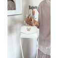 thumbnail image 3 of Top Handle Blanco Con Detalle Mariposa Y Textura Chevron, 3 of 7